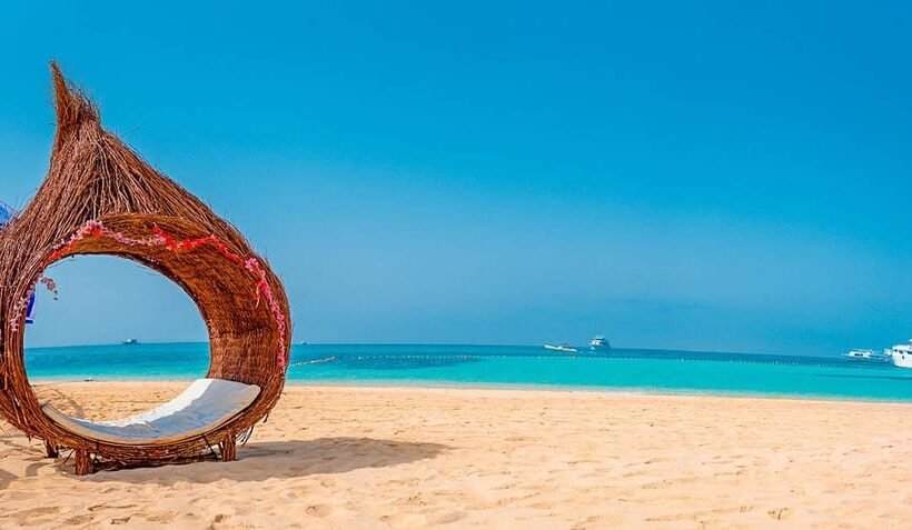 Hurghada: Luxury VIP Cruise Trip to Paradise Island with Seafood Lunch